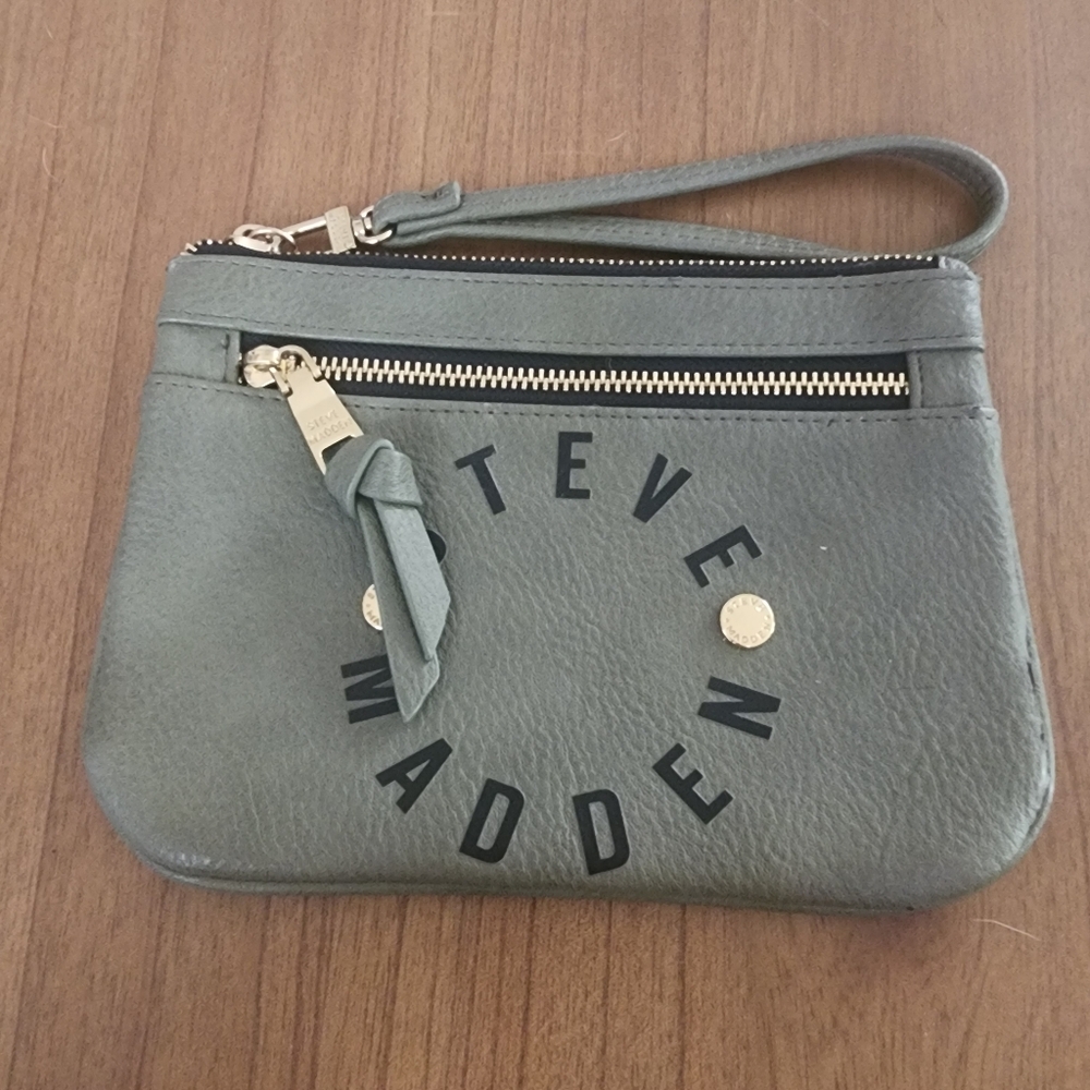 Steve Madden Wristlet